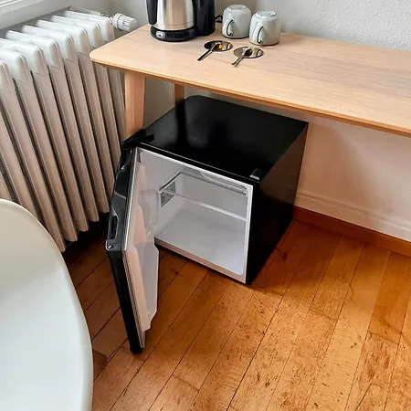 Schones Mit Balkon Neben Letzigrund.